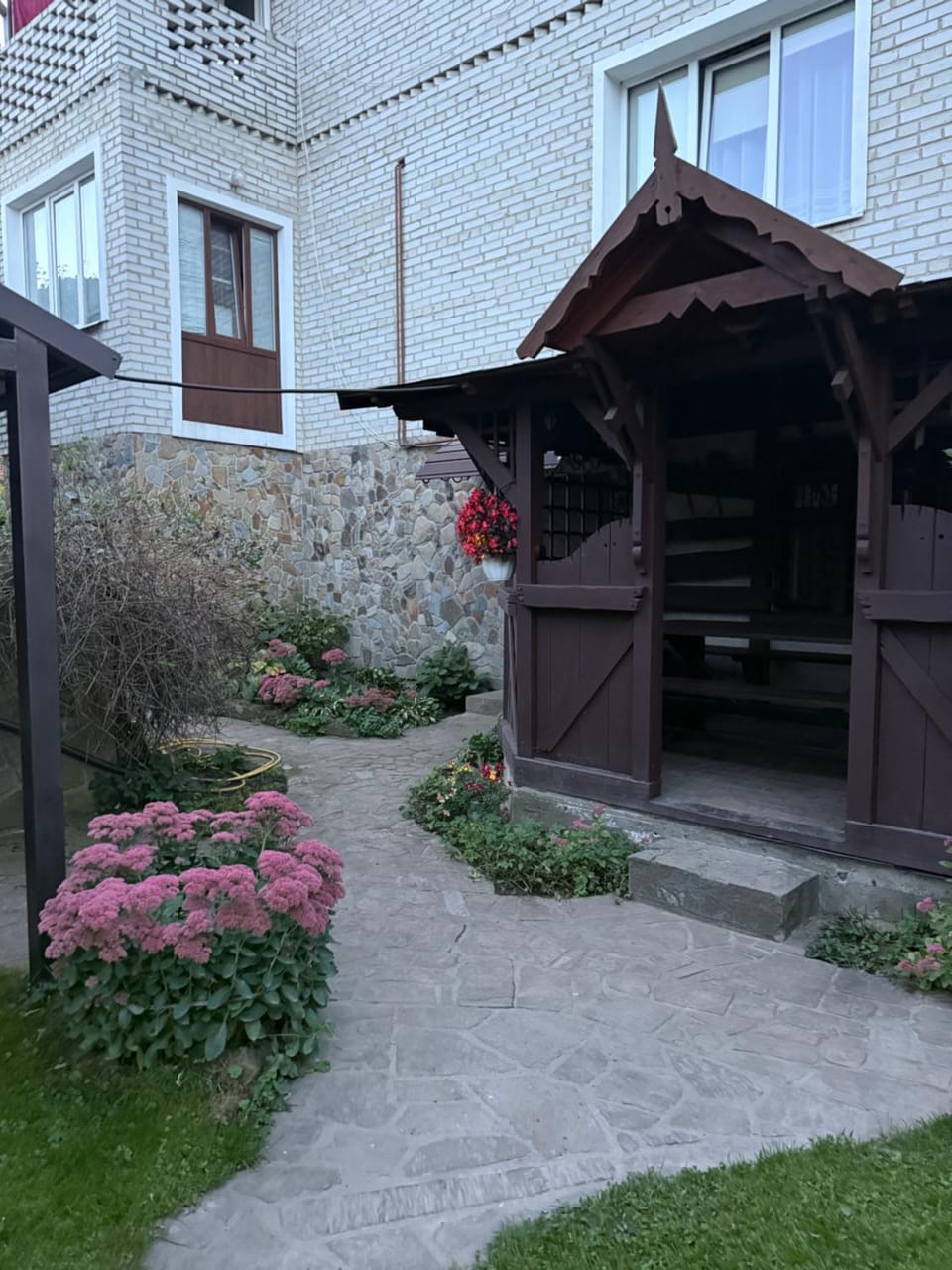 Usadba Bilya Richky Chalet in Lviv Oblast