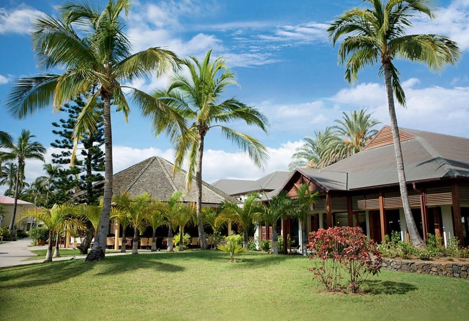 Facade/entrance, Garden