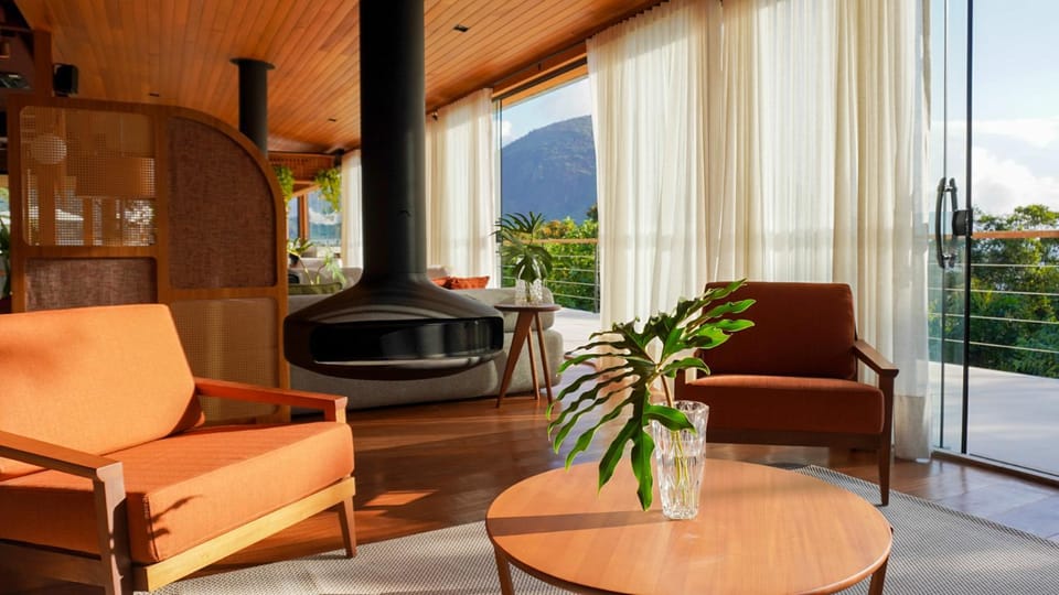 Restaurant/places to eat, Seating area