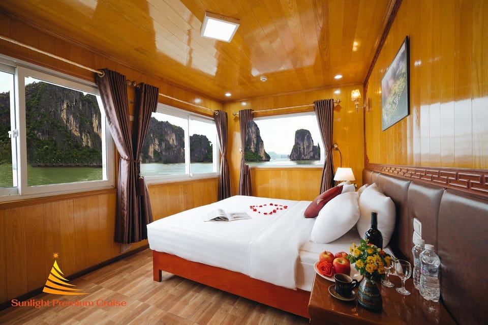 Bed, Living room, Photo of the whole room, Bedroom