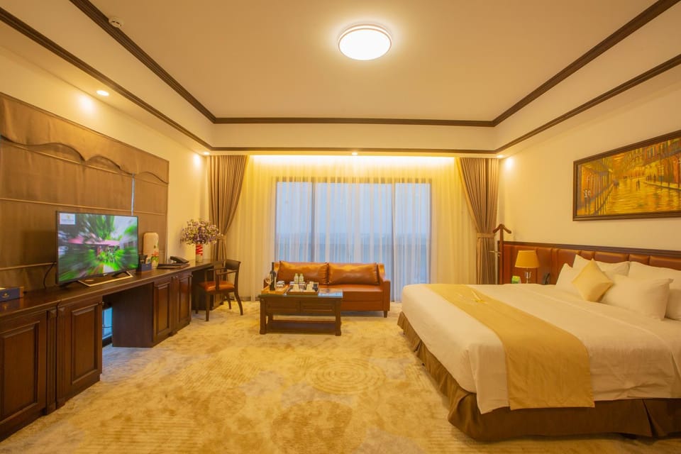 Bed, TV and multimedia, Bedroom