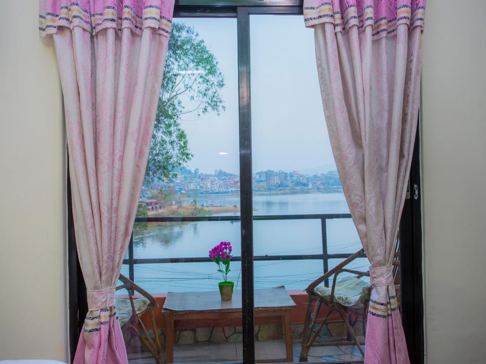 Balcony/Terrace, Lake view