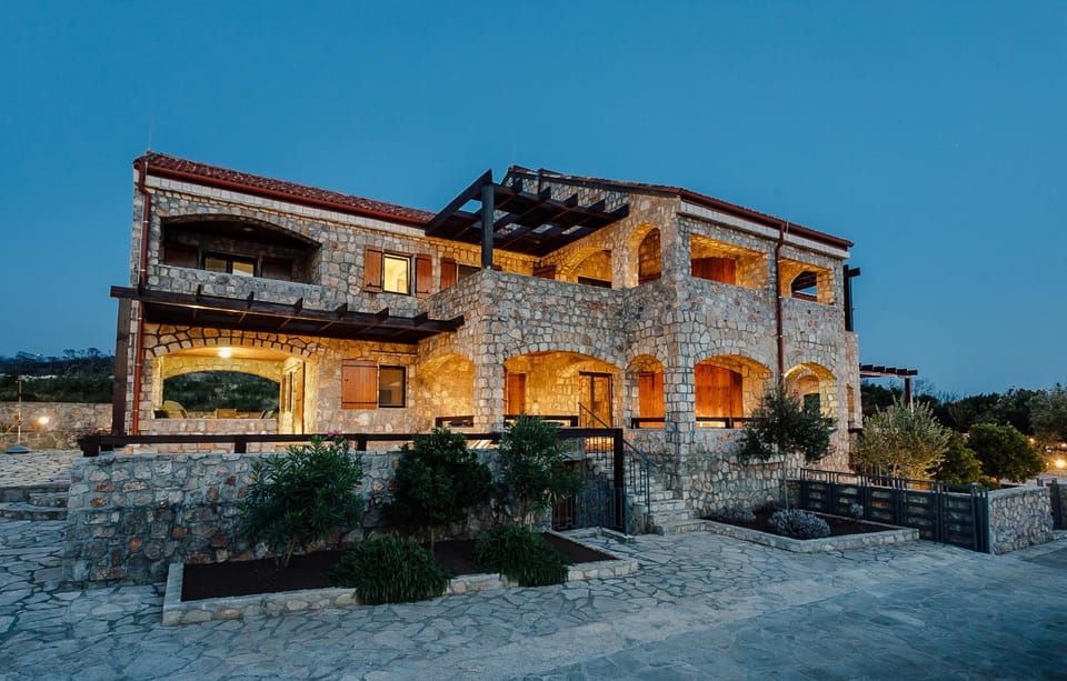 Facade/entrance, Garden view