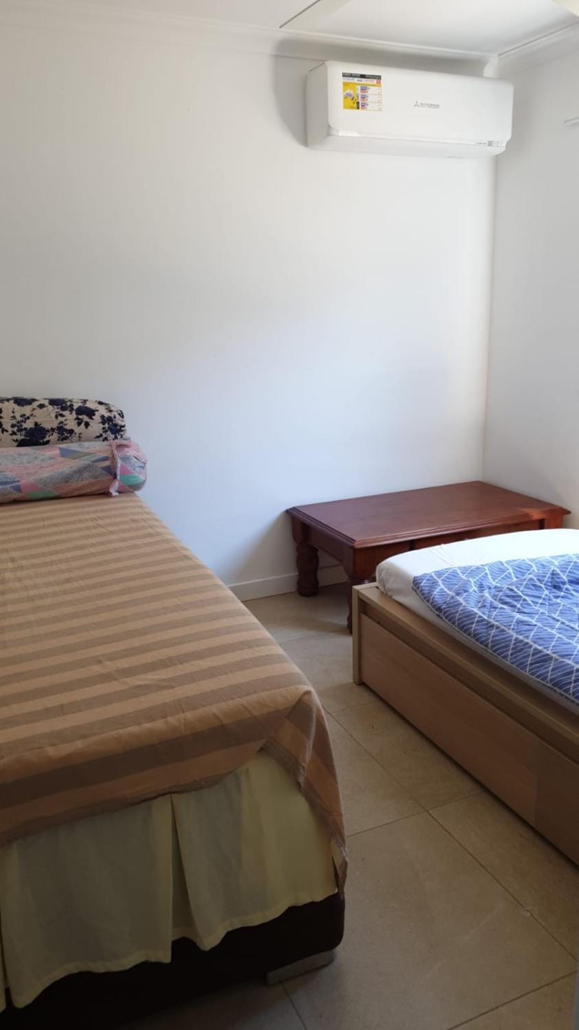 DIANELLA Budget Rooms Happy Place to Stay Bed and Breakfast in Perth