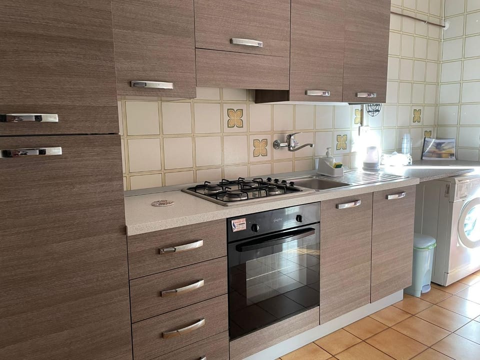 Kitchen or kitchenette, pet friendly, stove