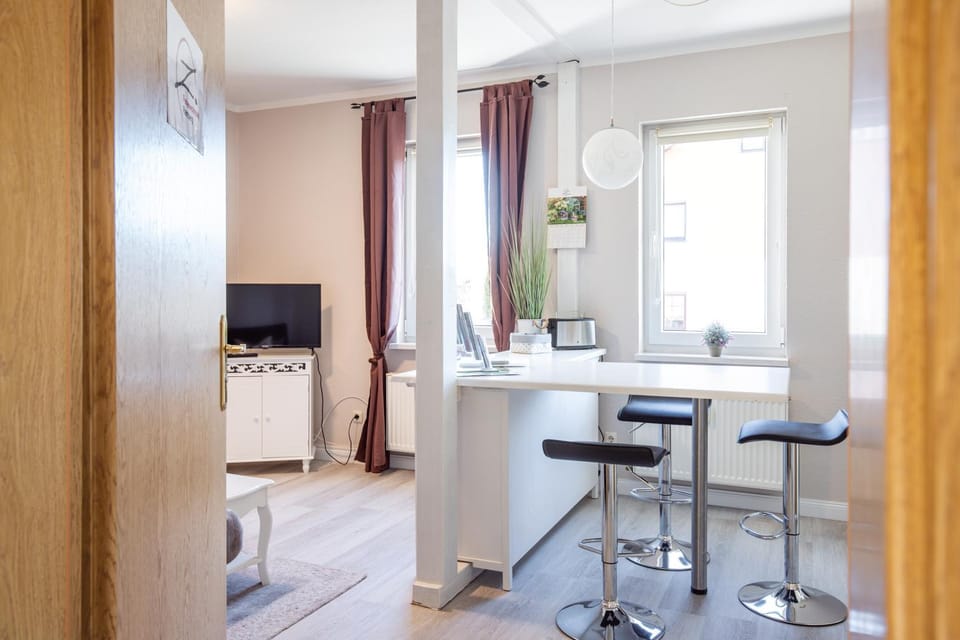 TV and multimedia, Kitchen or kitchenette, Living room, Dining area
