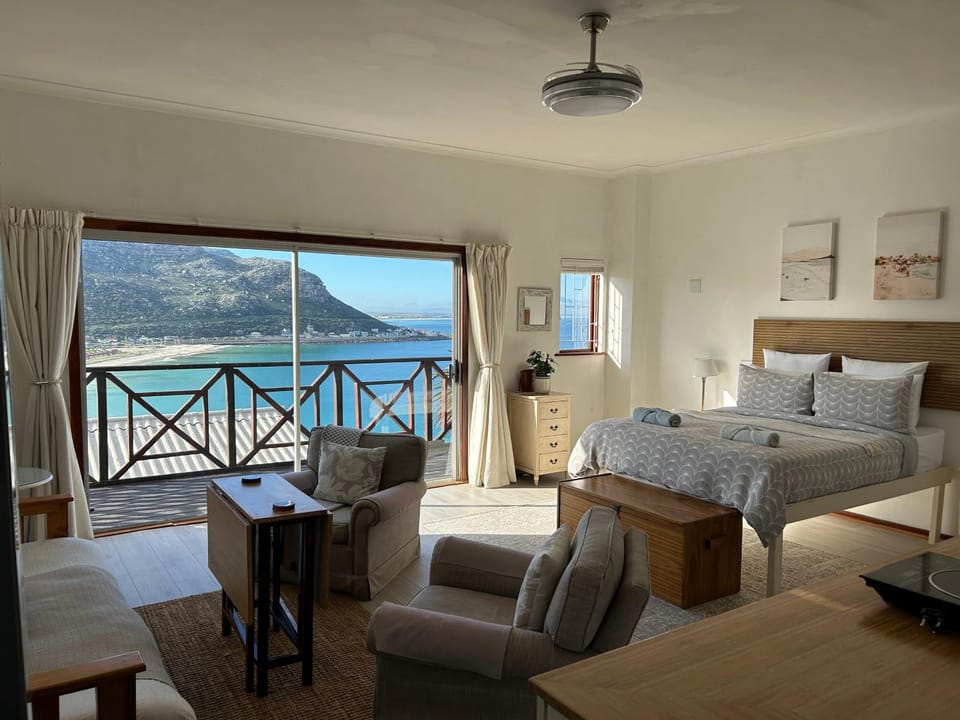 Bed, Bedroom, Sea view