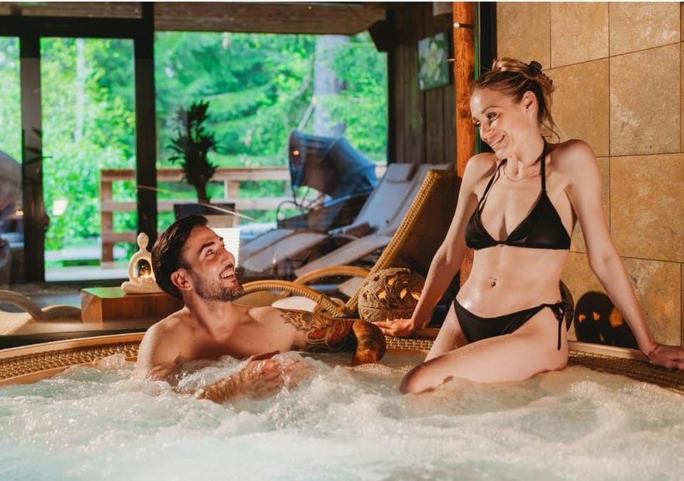 Hot Tub, Spa and wellness centre/facilities