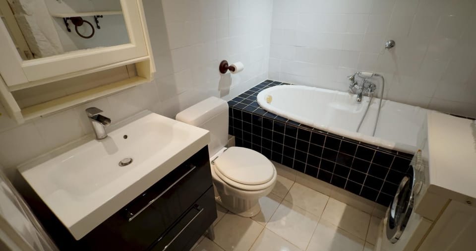 Toilet, Bathroom, Bath