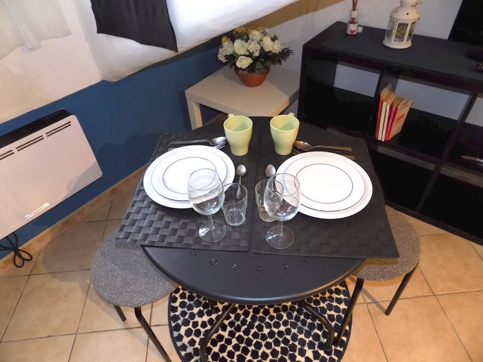 TV and multimedia, Coffee/tea facilities, Living room, Dining area