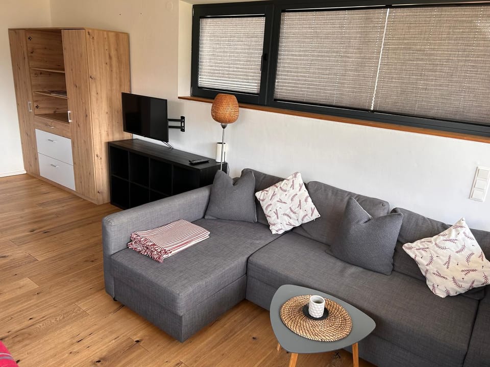 TV and multimedia, Seating area