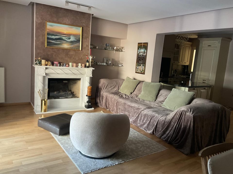 Luxury apartment in the elite area Apartment in Alimos