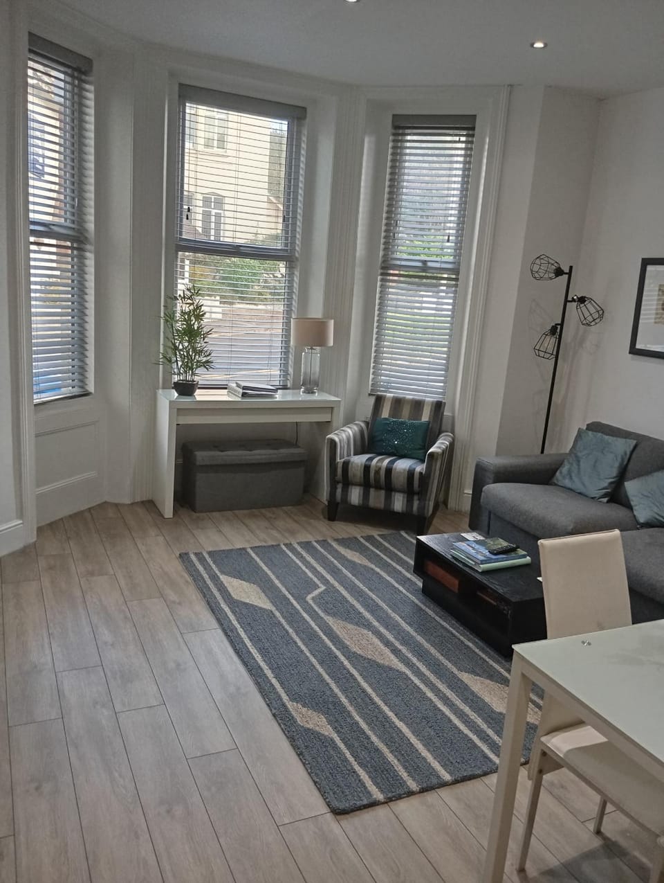 Stylish Apartment in Victorian Conversion FREE PARKING & PRIVATE PATIO Close to Beach Town Centre & BIC Apartment in Bournemouth