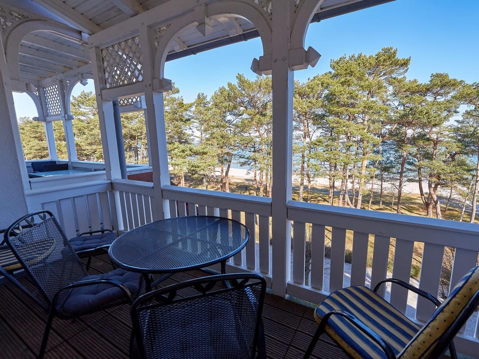 Villa Strandidyll in Binz - WG 11 mit Meerblick und zwei Balkonen Apartment in Binz