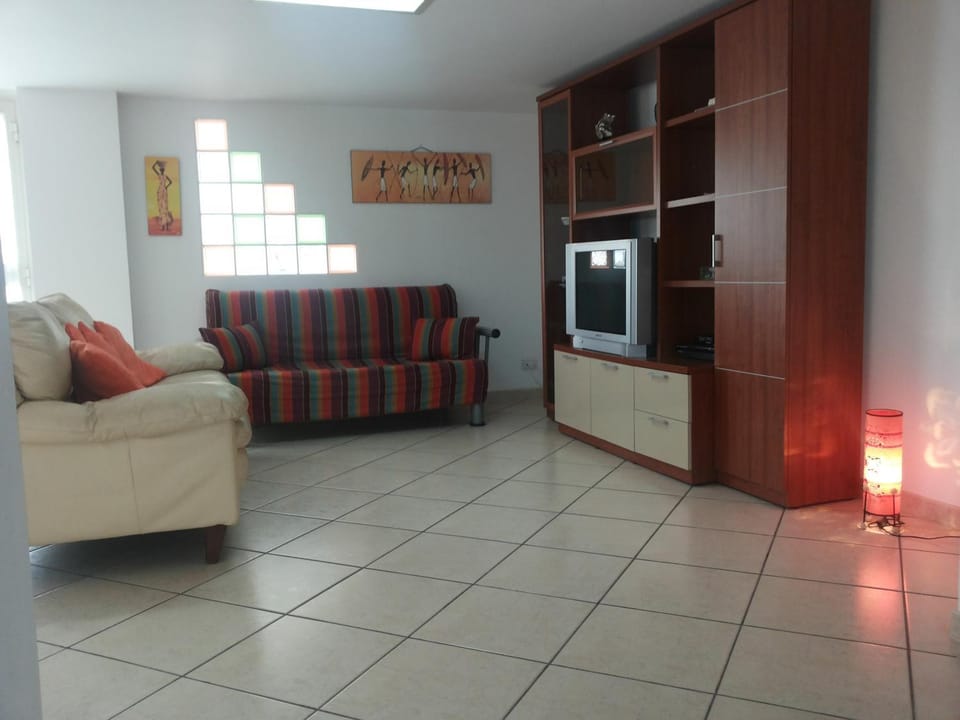 Communal lounge/ TV room, Non alcoholic drinks