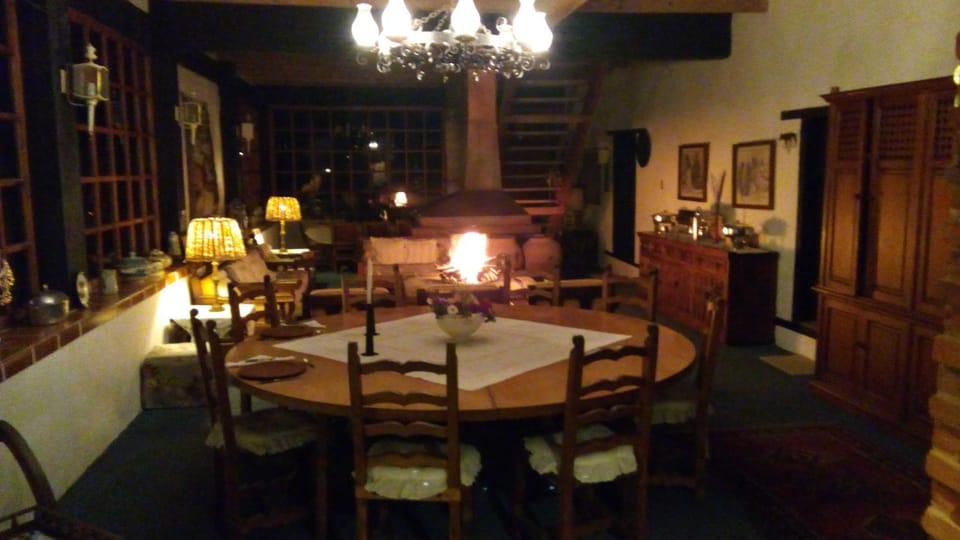 Restaurant/places to eat, Dining area