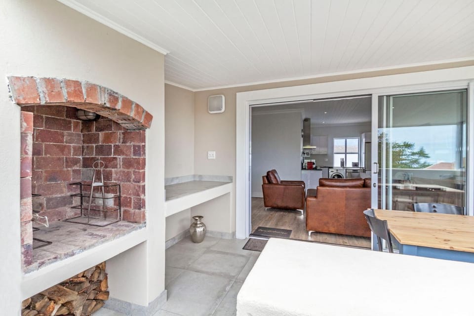 Patio, BBQ facilities, Balcony/Terrace