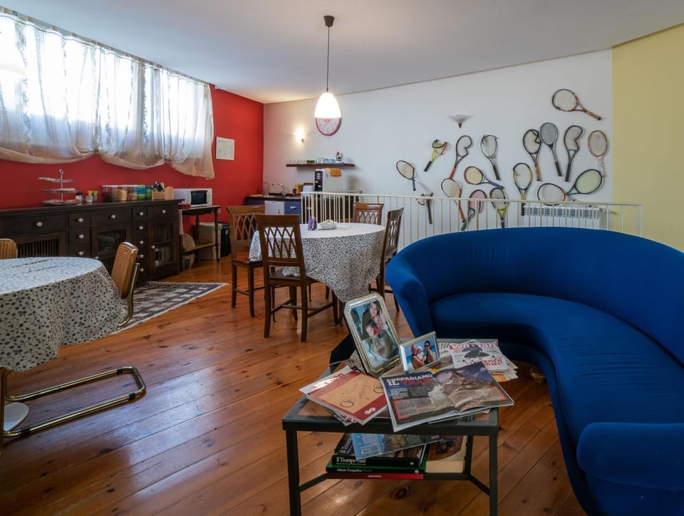 Communal lounge/ TV room, Lobby or reception