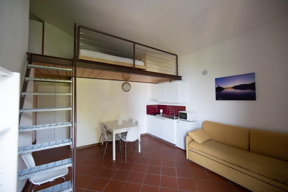 Bed, Kitchen or kitchenette, Living room, Photo of the whole room, Seating area, Dining area, Bedroom