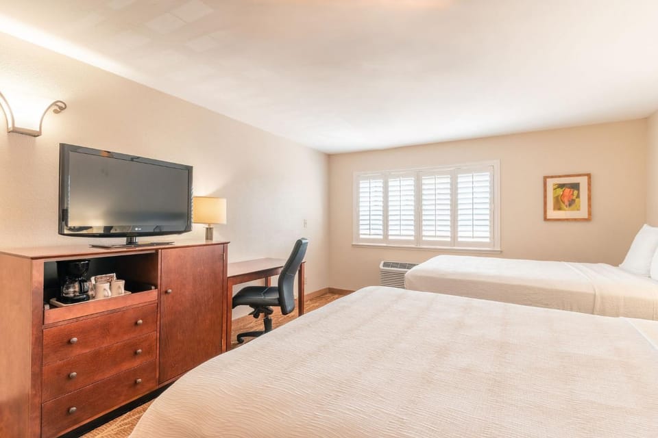 Bed, Bedroom, heating, air conditioner
