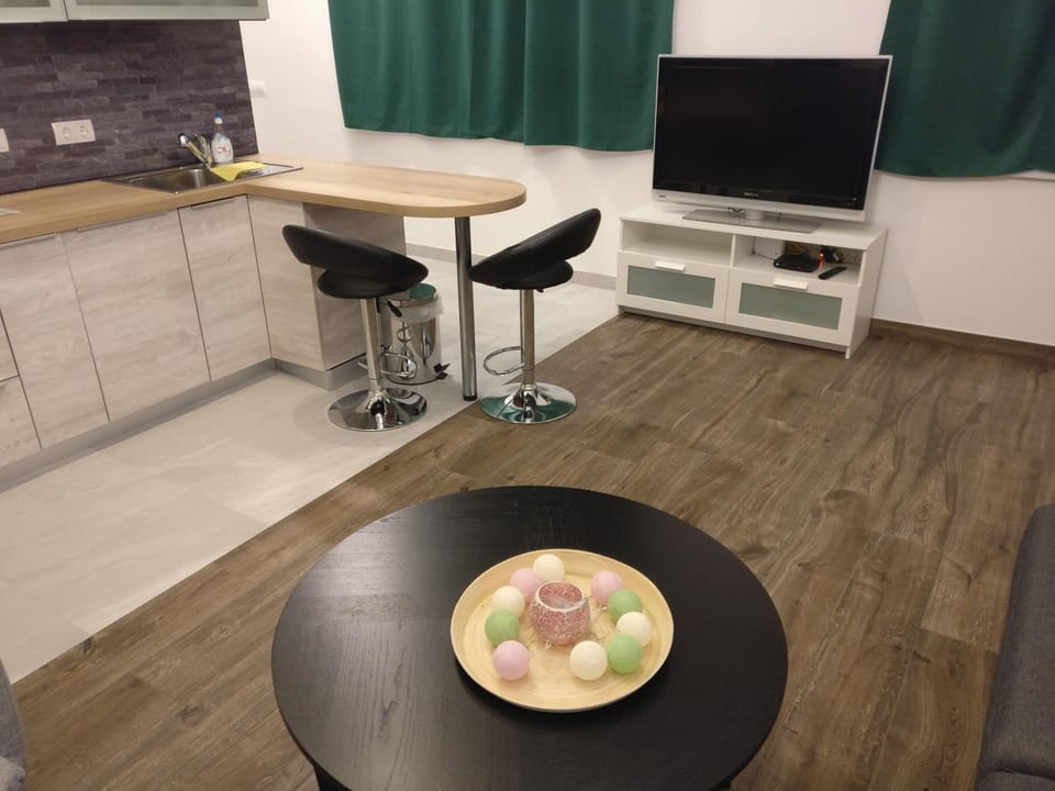 TV and multimedia, Dining area