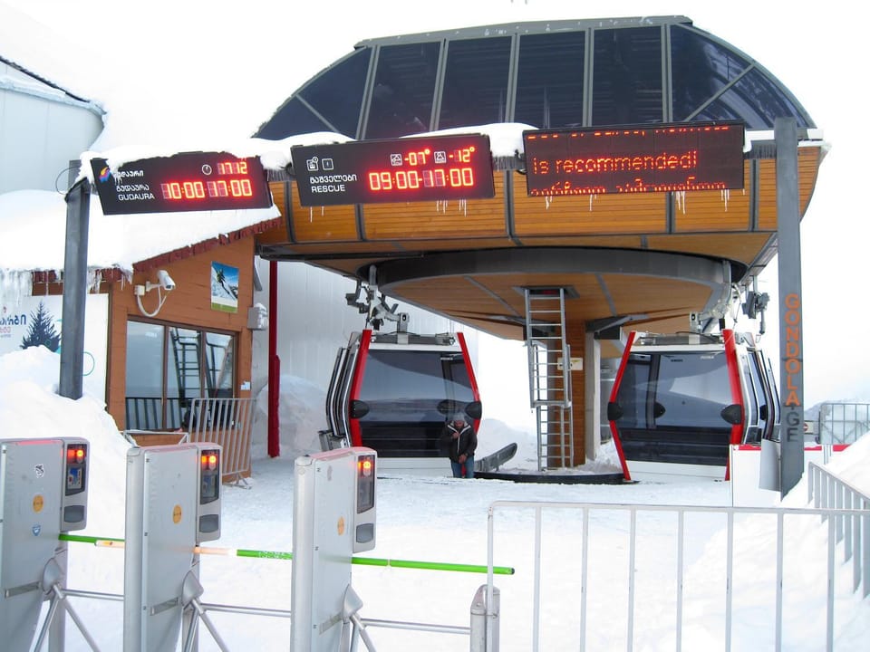 Ski School, Skiing