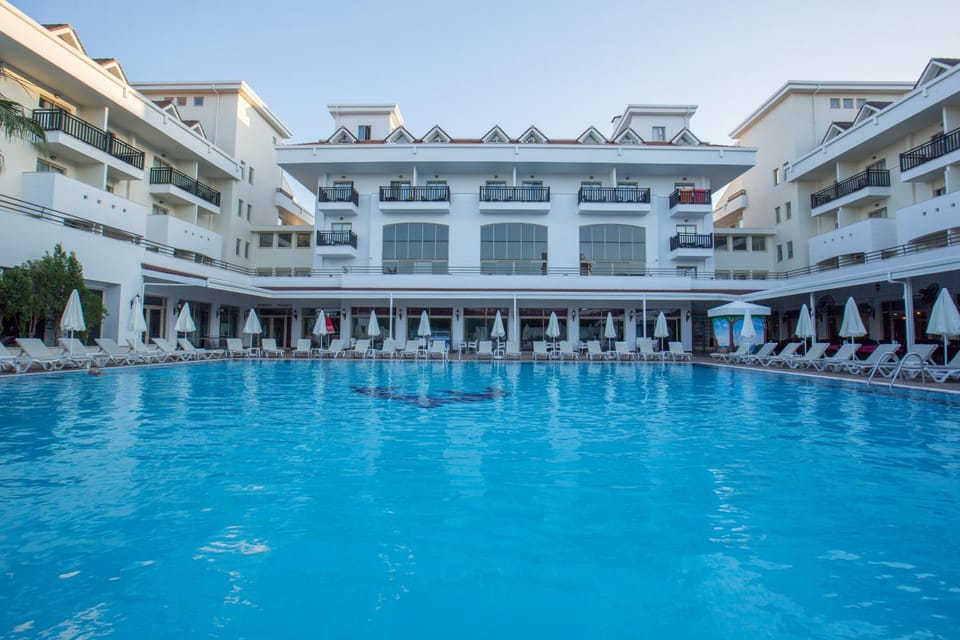 Swimming pool, Swimming pool