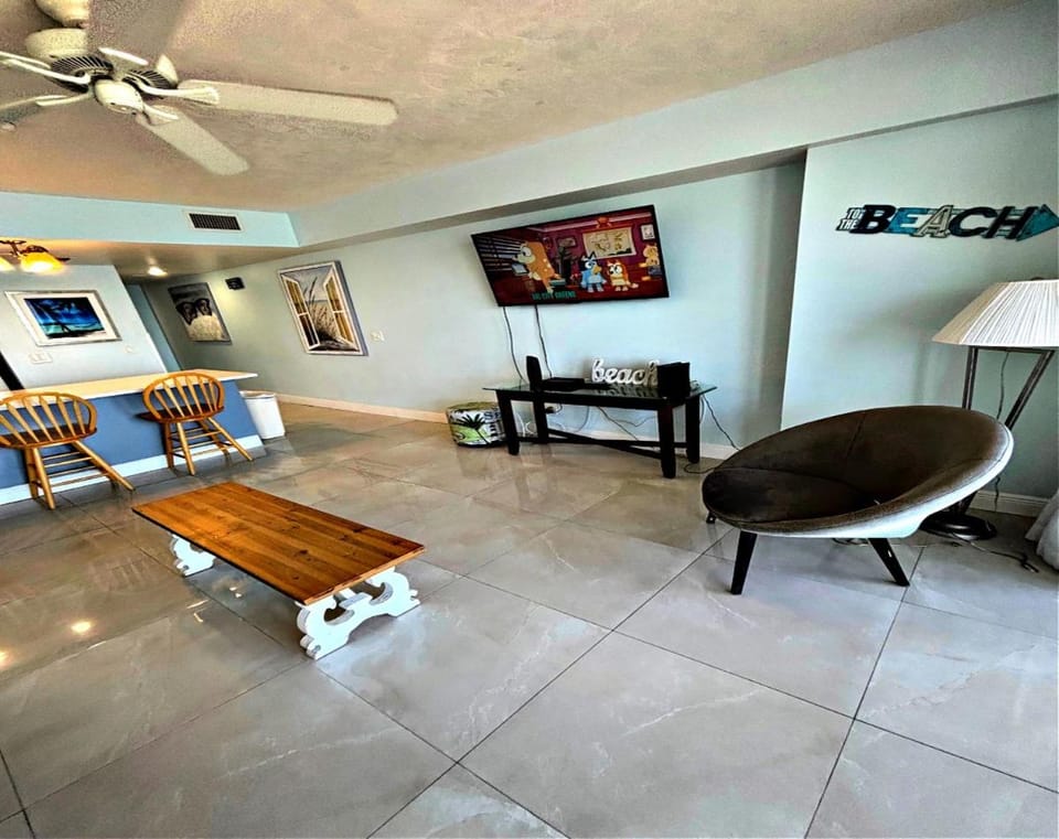 Wyndham Ocean Walk Resort 1307 Vacation in Comfort and luxury - 1BR Direct Oceanfront Apartment in Florida