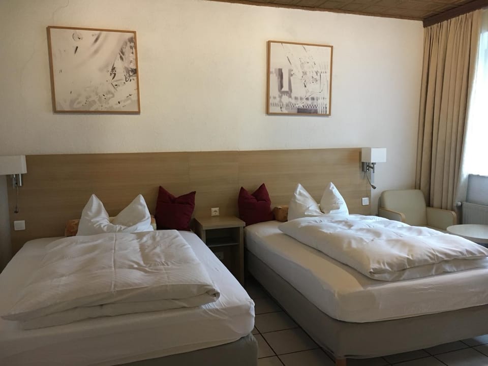 Altes Gasthaus Leuna Pension Bed and Breakfast in Thuringia, Germany