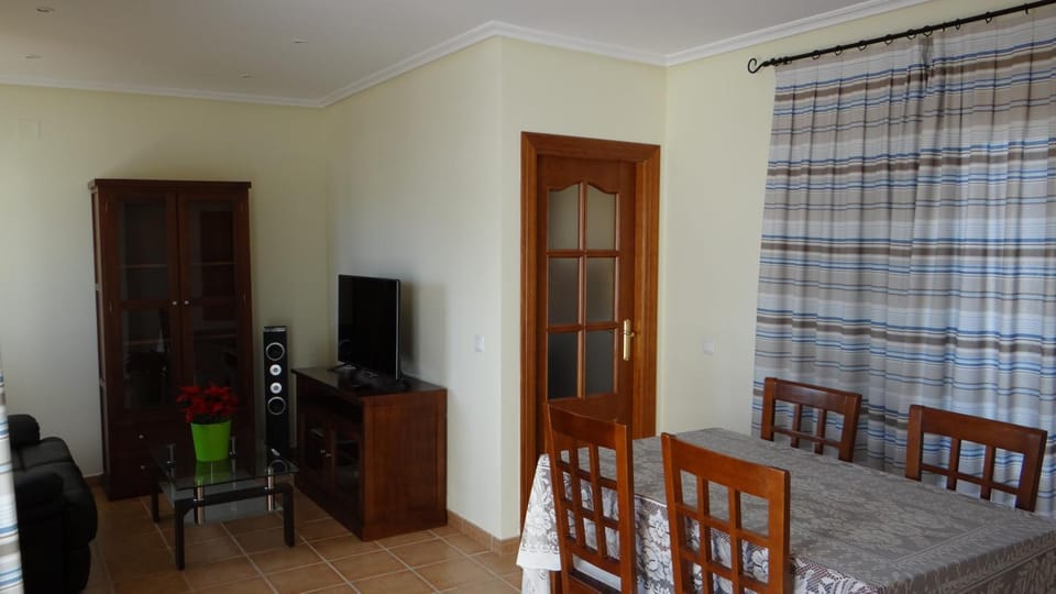TV and multimedia, Living room, Dining area