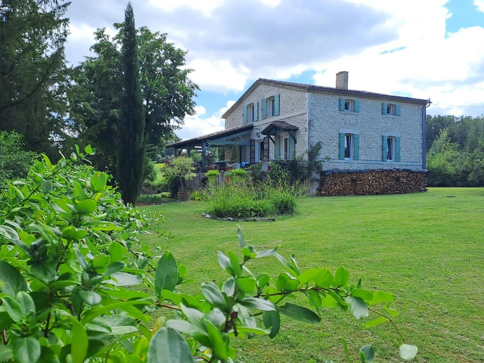 Chambres d'hôtes Le Muguet Bed and Breakfast in Nouvelle-Aquitaine