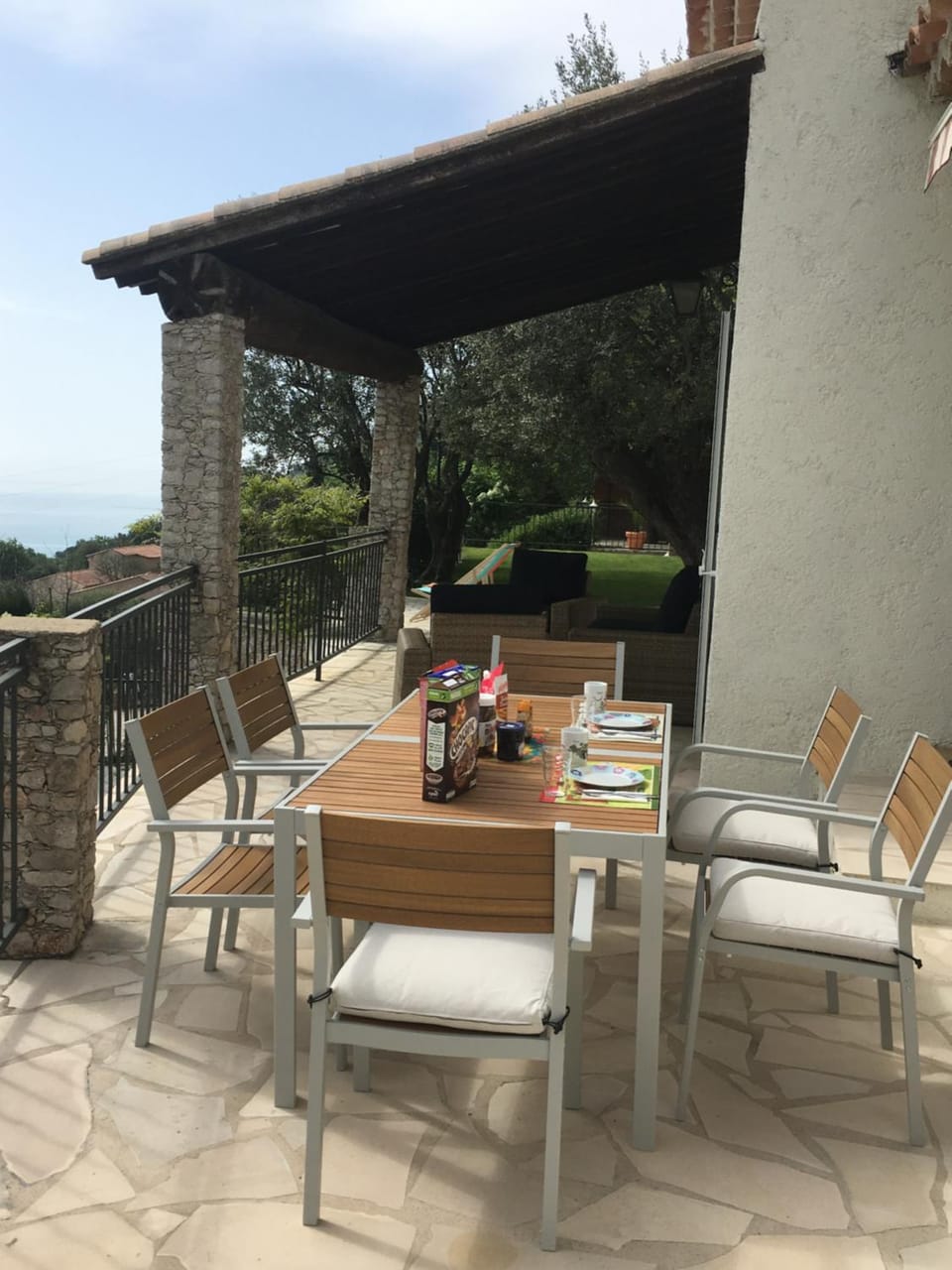 Facade/entrance, Balcony/Terrace, Dining area