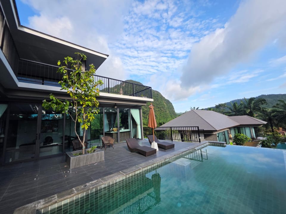 Property building, Patio, Day, Natural landscape, Garden, Garden view, Mountain view, Pool view, Swimming pool, sunbed