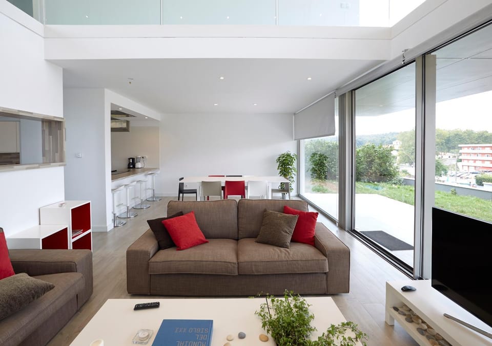 View (from property/room), Balcony/Terrace, Living room, Seating area, Dining area