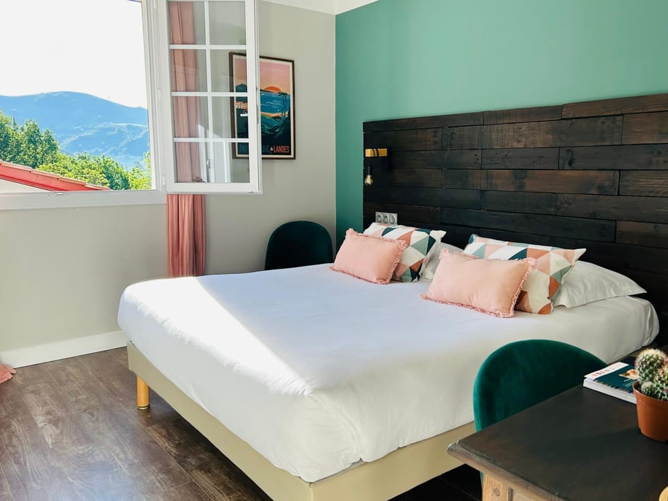 LOGIS Hôtel St Sylvestre Hotel in French Basque Country