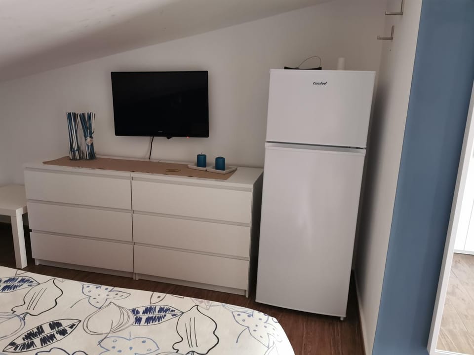 TV and multimedia, wardrobe