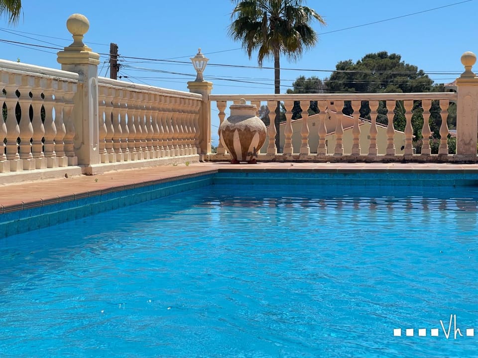 Swimming pool, Swimming pool