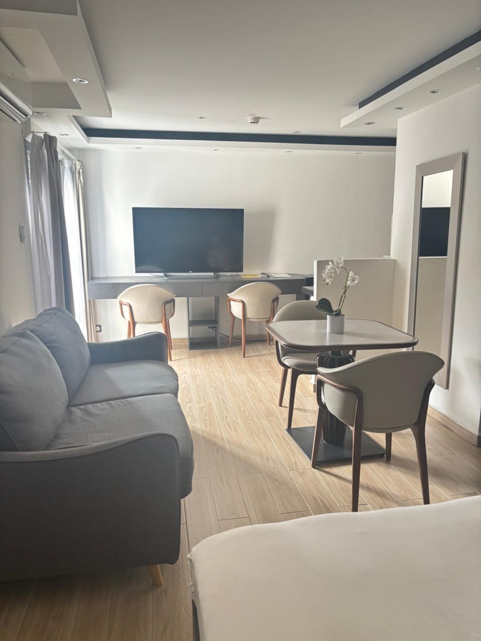 Photo of the whole room