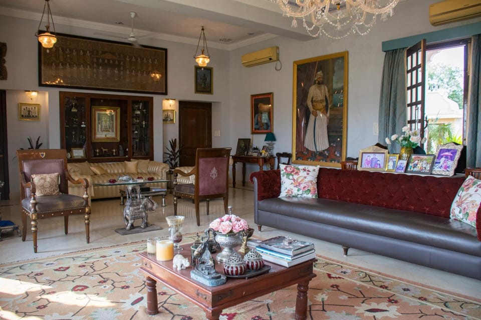 Communal lounge/ TV room