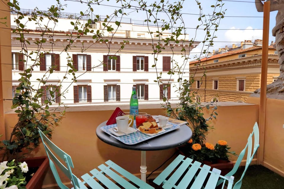 Balcony/Terrace, Decorative detail, Italian breakfast