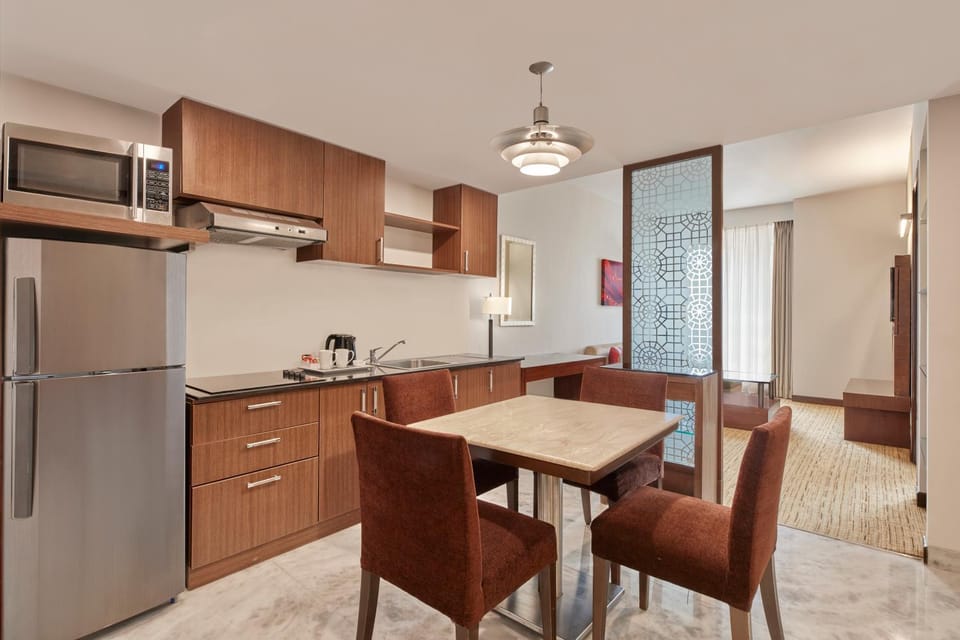 Kitchen or kitchenette, Living room