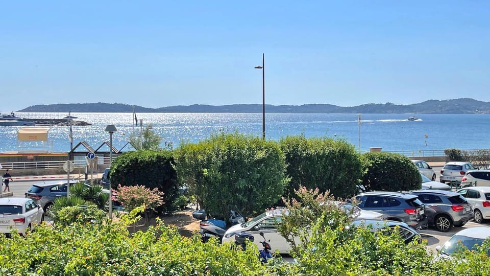 Sea view, Parking