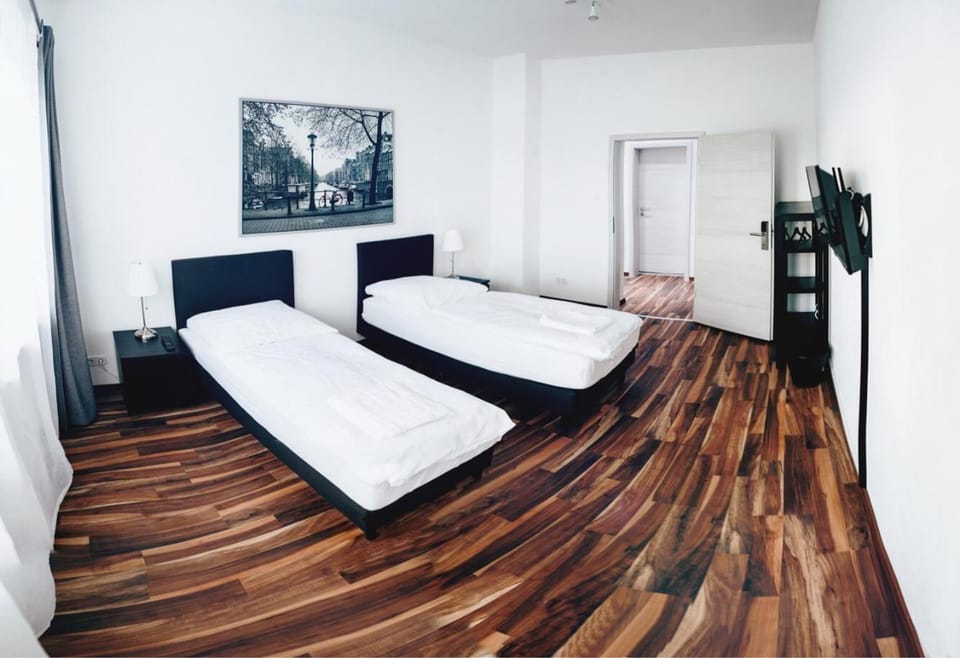 Bed, Photo of the whole room, Decorative detail