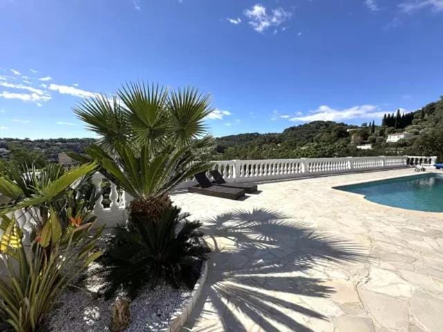 Villa La Terre Des Lauriers Bed and Breakfast in Mougins