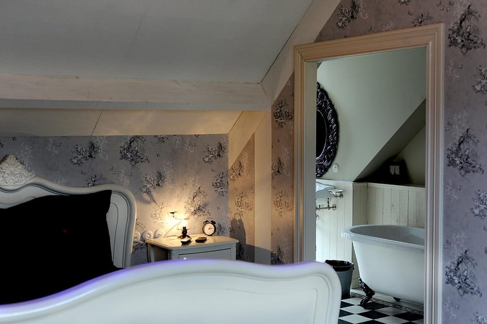 Bathroom, Decorative detail, Bedroom