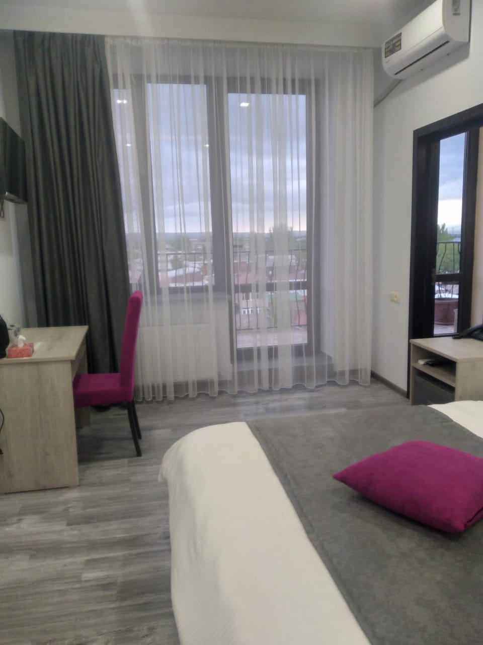 Bed, TV and multimedia, Bedroom, air conditioner
