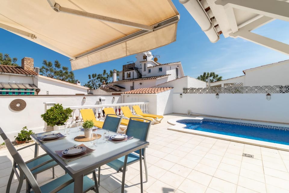 Balcony/Terrace, Swimming pool, Swimming pool
