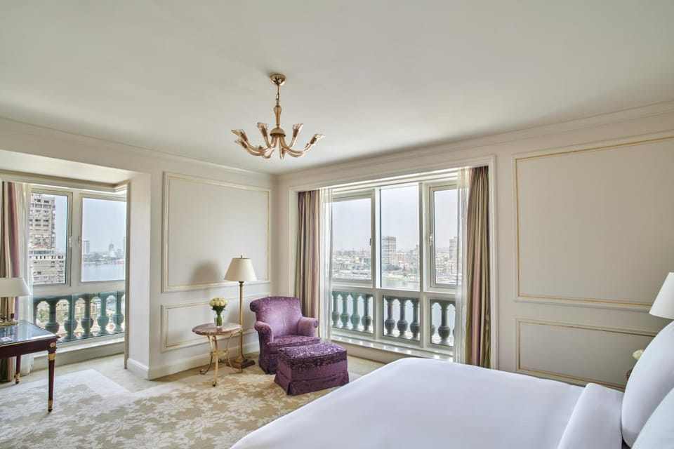 Bed, Seating area, Bedroom