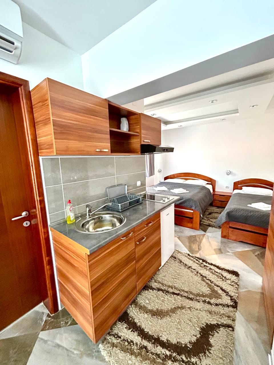 Kitchen or kitchenette, Living room