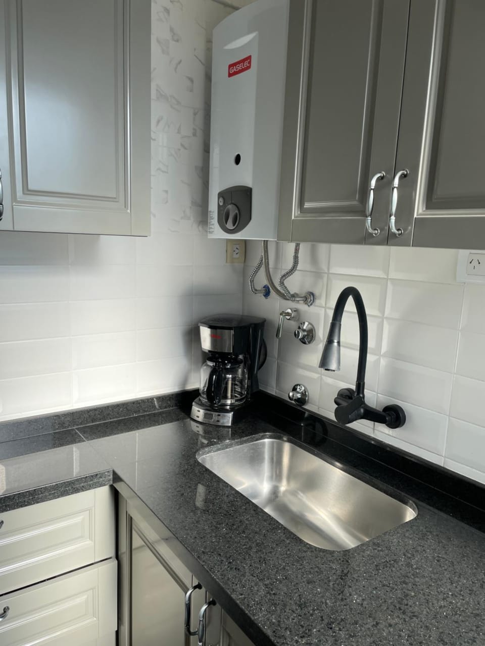 Coffee/tea facilities, Kitchen or kitchenette, toaster